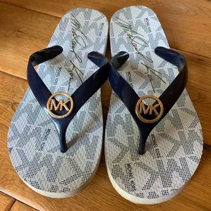 Michael kors flip flops